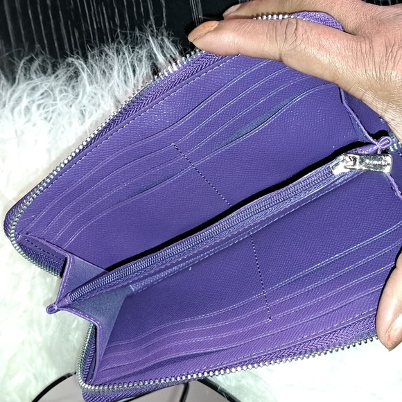 Coach NWOTs Zip Around Wallet - Picture 6 of 16